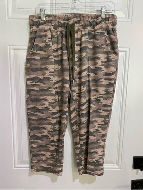 Xersion Women's Camo Capris